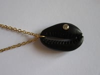 Image 4 of Meghan Markle Duchess of Sussex Inspired Black Sea Shell Cowrie Cauri Cypraea Pendant Charm Necklace