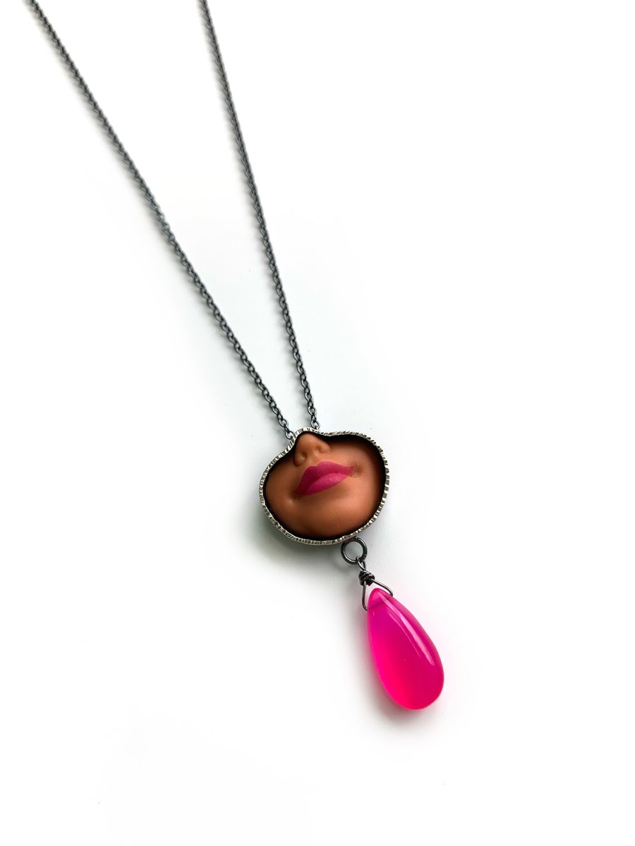 Image of Smile Pendant with Hot Pink Chalcedony - 1
