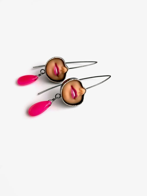 Image of Smile Pull Thru Earrings with Hot Pink Chalcedony