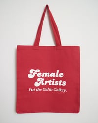 Gal in Gallery Tote — Red