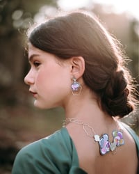 Image 4 of Orecchini rose Frorolìa con profilo argento