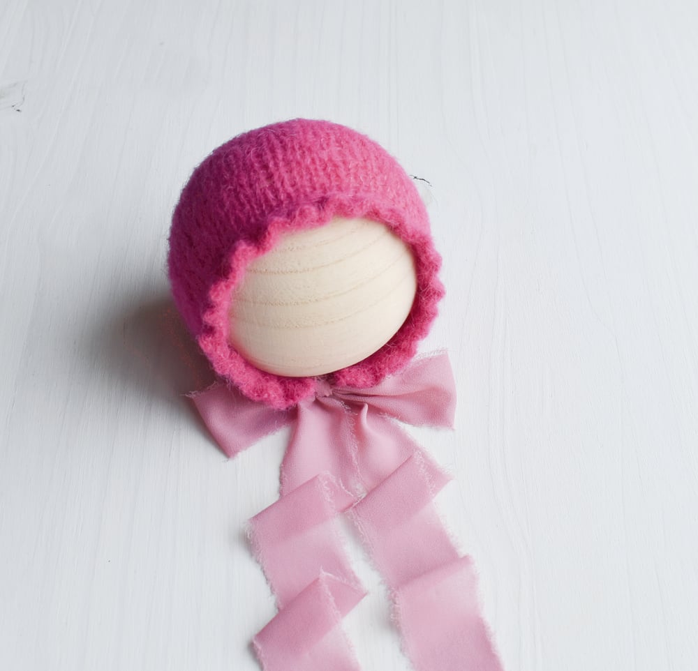 Image of Hot pink Ruffle Brimmed Bonnet