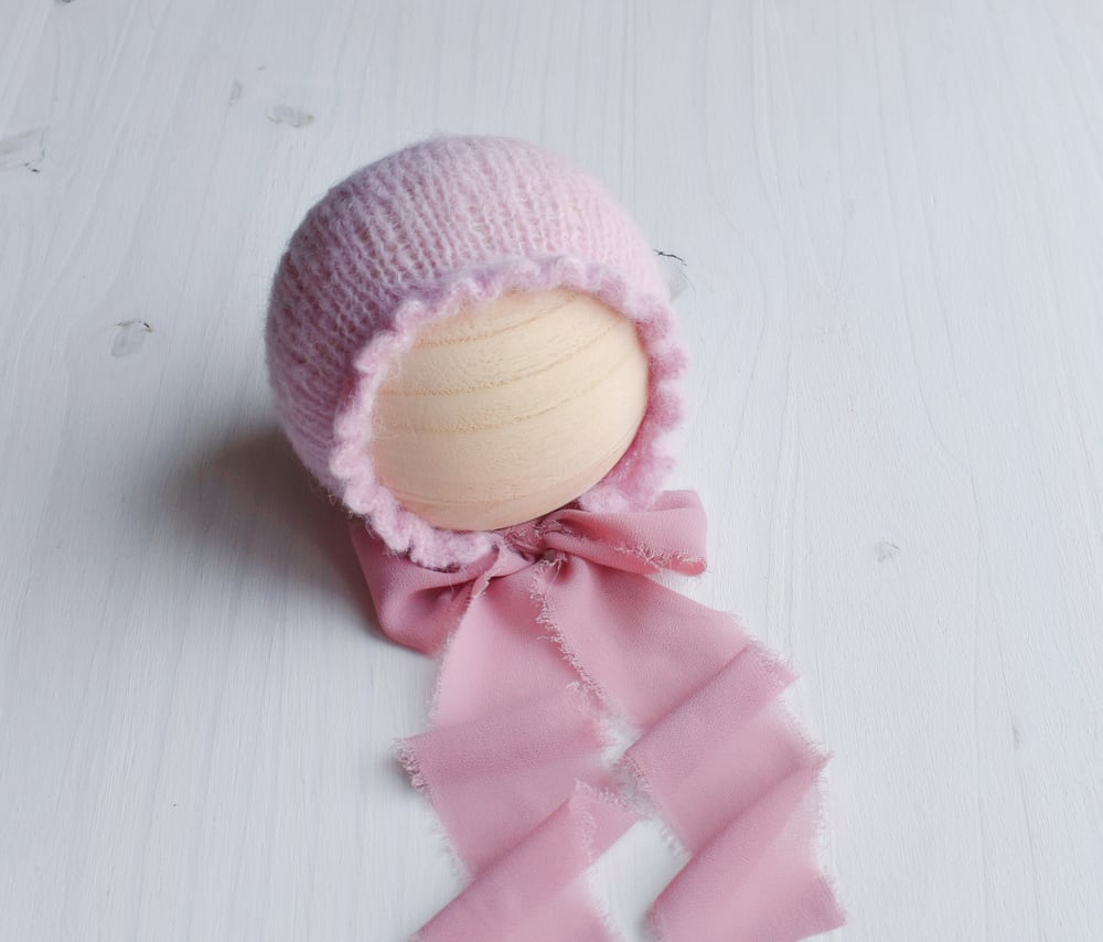 Image of Light Pink Ruffle Brimmed Bonnet