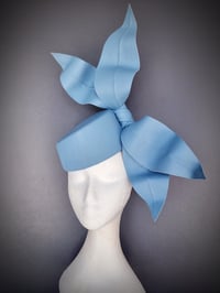 Image 2 of 'Zelena' in cornflower blue
