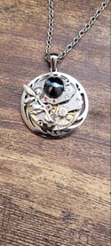Commande sur mesure : collier fée hématite / collier fleur rhodocrosite 
