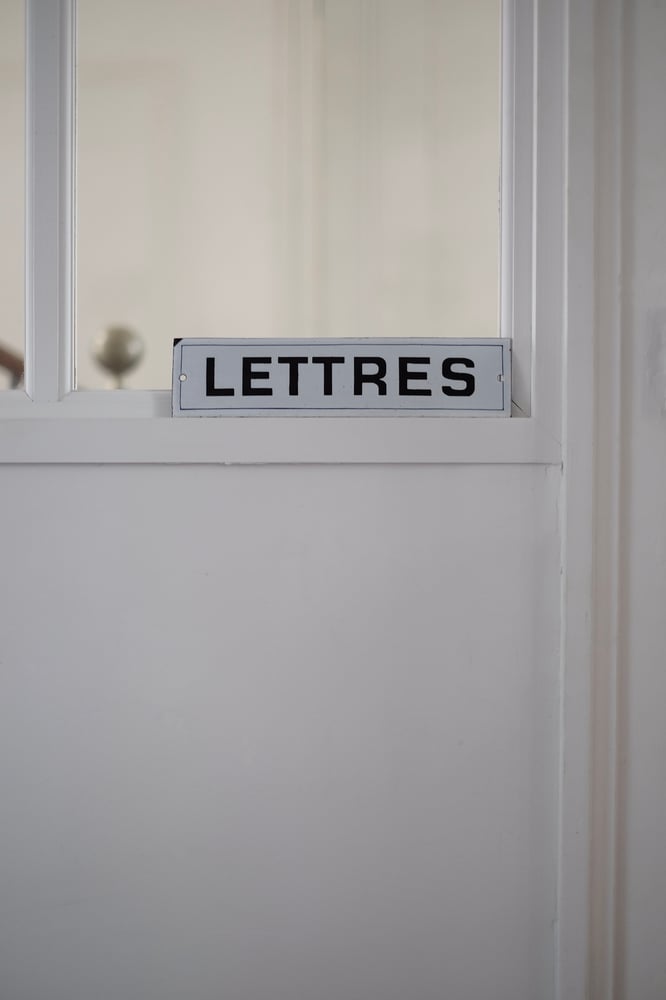 Image of Plaque émaillée bombée "lettres"