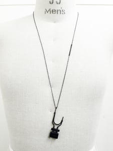 Image of NDA-1930 STOOL NECKLACE