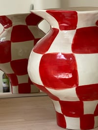 Image of Vase à damier rouge