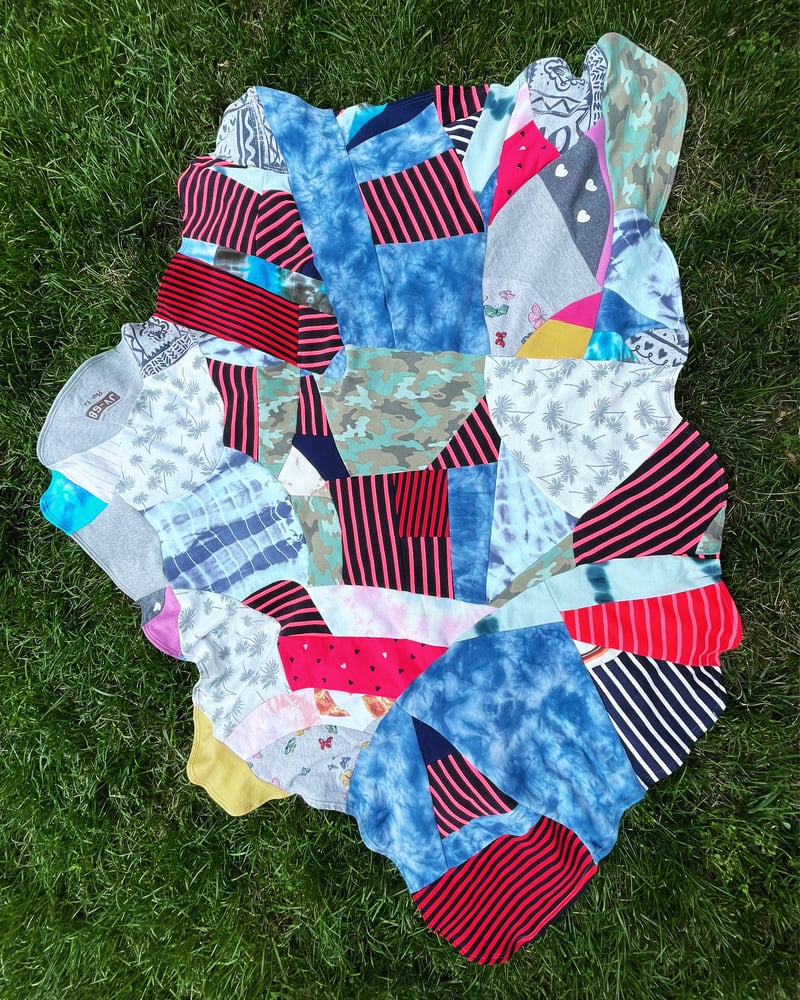 Image of prints mix sweatshirt freestyle patchwork warm knit upcycled courtneycourtney blanket throw