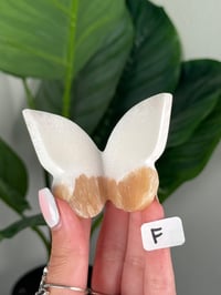 Image 6 of 3D STILBITE X SCOLECITE BUTTERFLY
