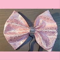 Image 1 of Pink detailed bow 🎀