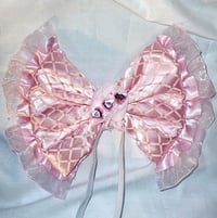 Image 1 of Pink ruffled bow 🎀