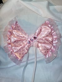 Image 2 of Pink ruffled bow 🎀