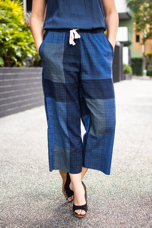 Image of Tanya Linen Pants - navy