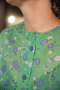 Image 1 of Camicia verde a fiori