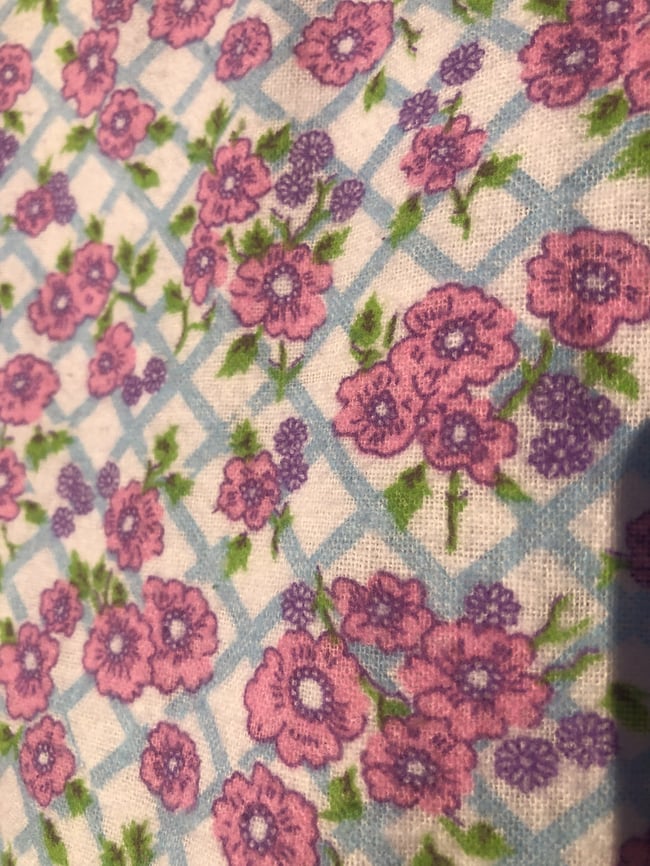S (12/14) Dainty pink floral