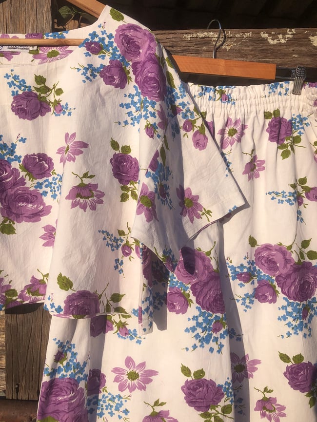 XL (22) Purple Roses and Daisy's 