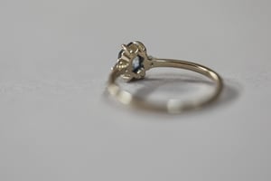 Image of 18ct yellow gold hexagonal dark grey diamond trilogy ring (LON206)