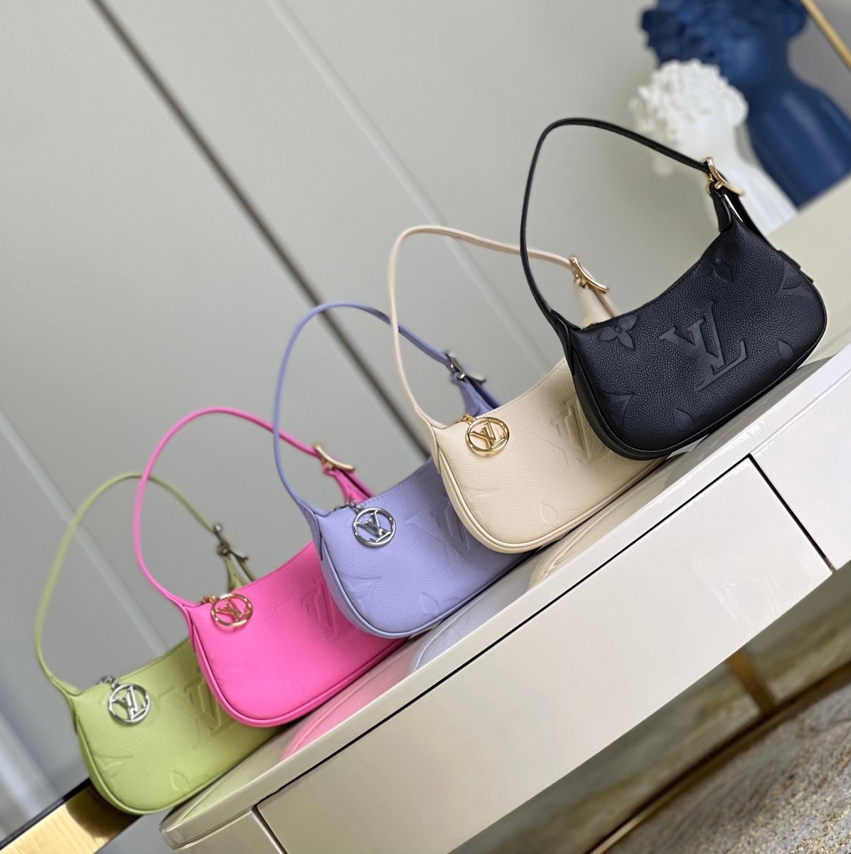 LV Mini Moon | LuxNovas LV Mini Moon | LuxNovas