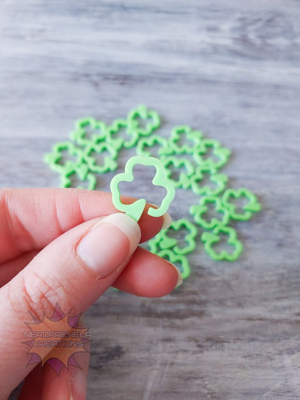 Image of 12 Pack Clover Stitch Markers - 3D Printed Progress Keepers for Crochet and Knitting