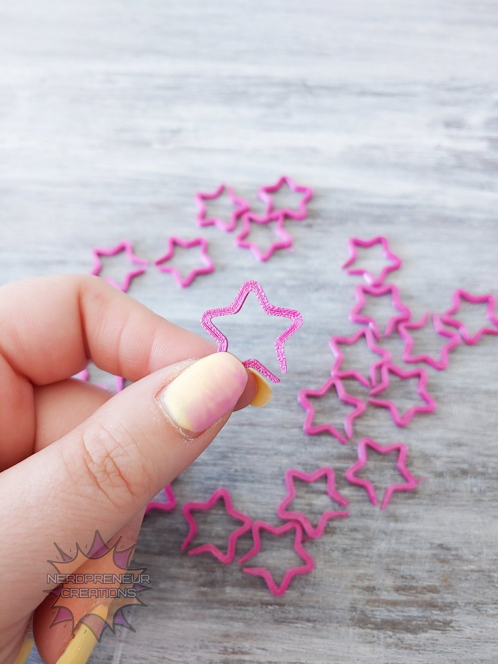 Image of 12 Pack Stars Stitch Markers - 3D Printed Progress Keepers for Crochet and Knitting