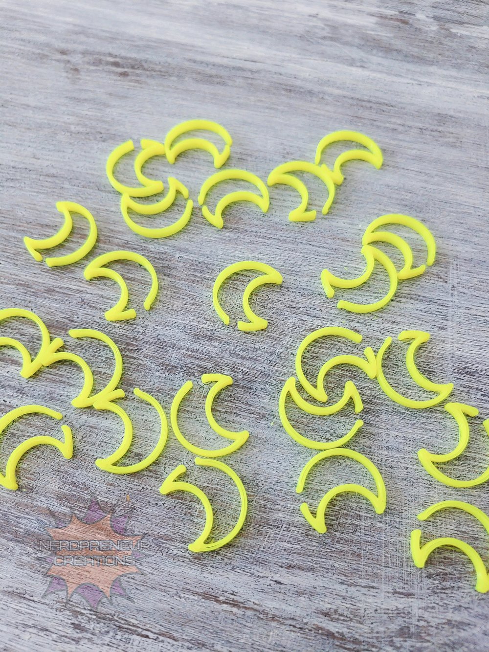 Image of 12 Pack Crescent Moon Stitch Markers - 3D Printed Progress Keepers for Crochet and Knitting