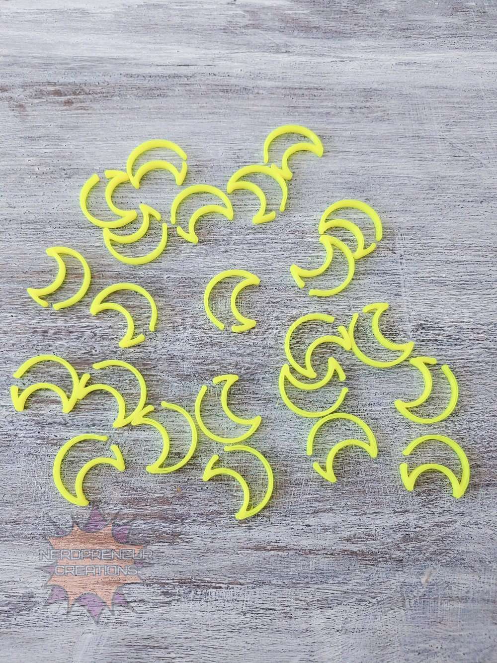 Image of 12 Pack Crescent Moon Stitch Markers - 3D Printed Progress Keepers for Crochet and Knitting