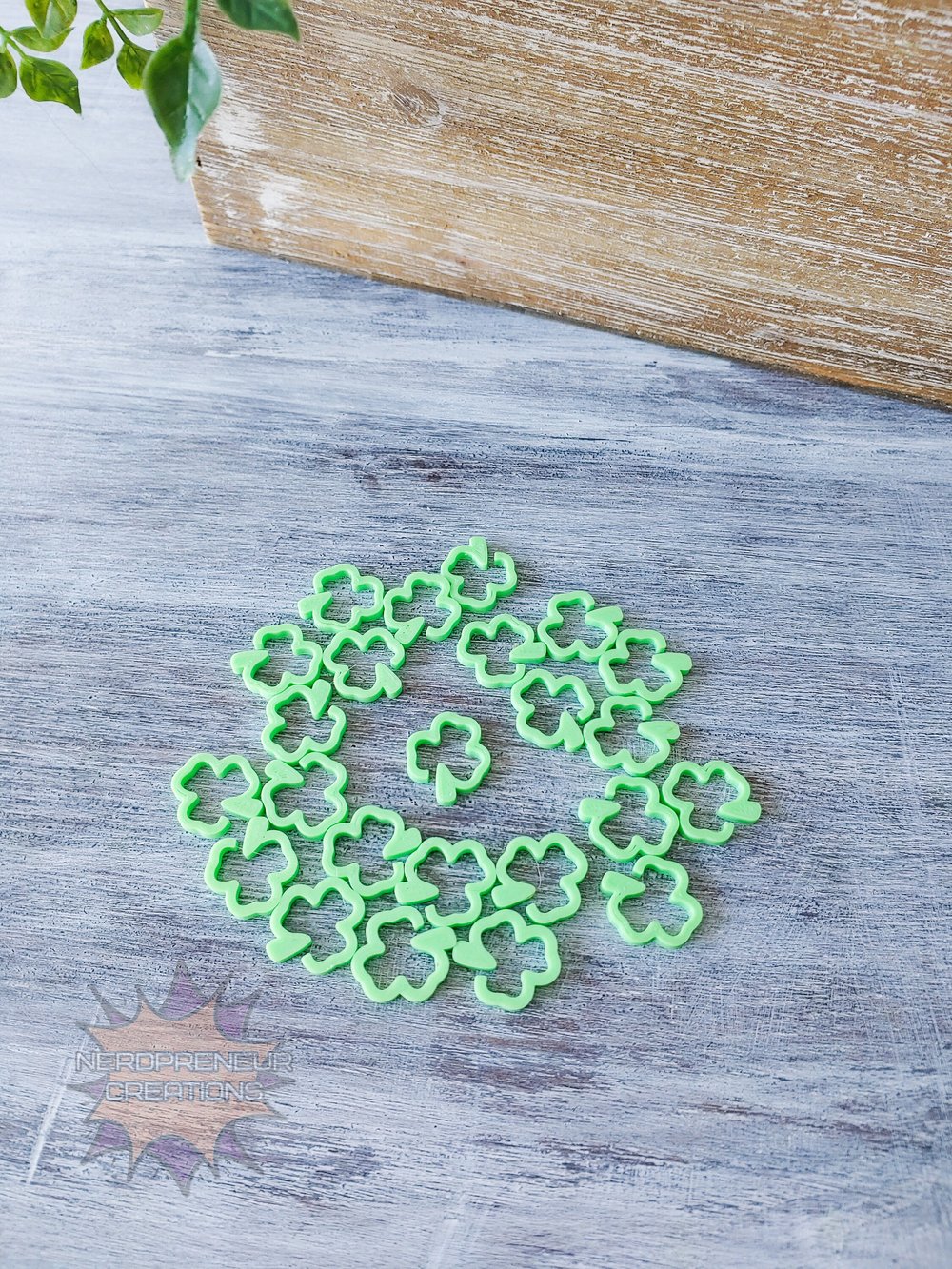 Image of 12 Pack Clover Stitch Markers - 3D Printed Progress Keepers for Crochet and Knitting