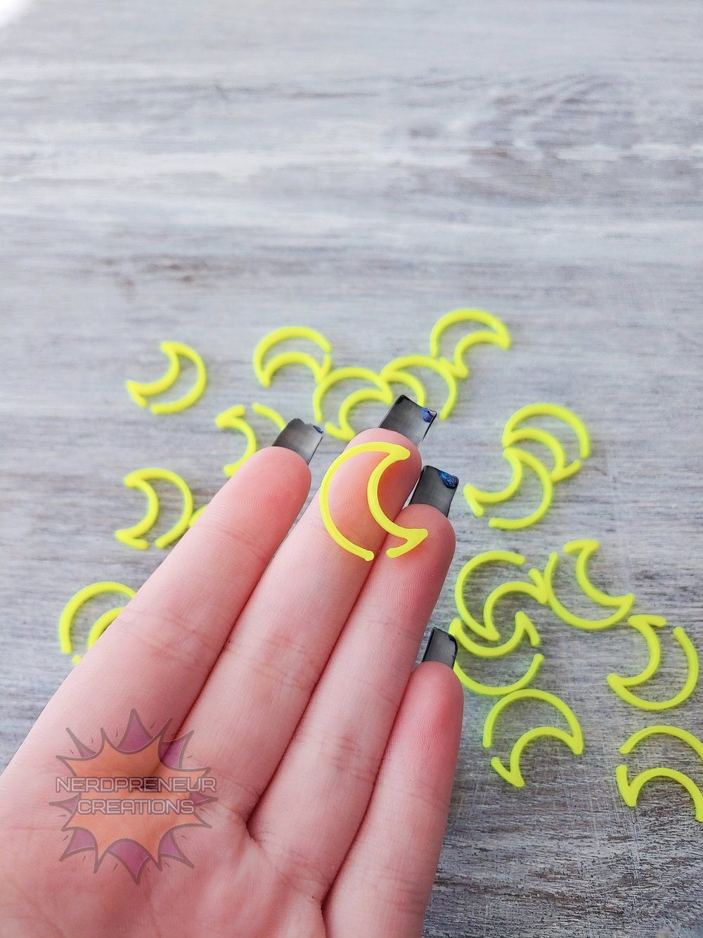 Image of 12 Pack Crescent Moon Stitch Markers - 3D Printed Progress Keepers for Crochet and Knitting