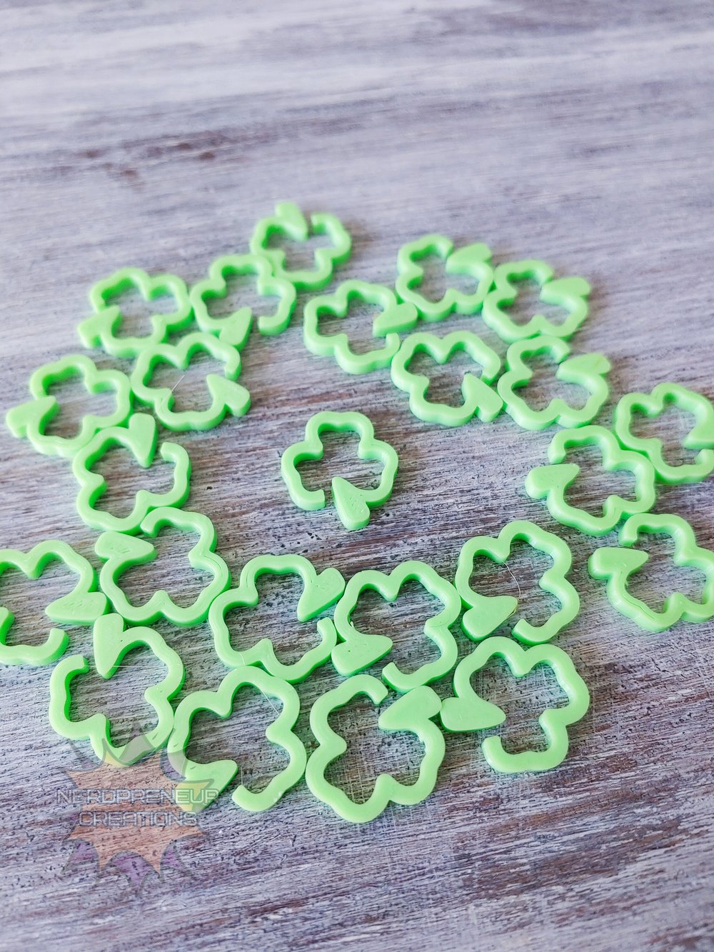 Image of 12 Pack Clover Stitch Markers - 3D Printed Progress Keepers for Crochet and Knitting