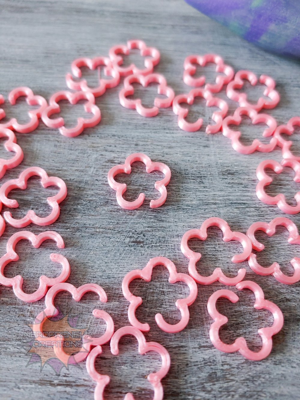 Image of 12 Pack Flower Stitch Markers - 3D Printed Progress Keepers for Crochet and Knitting