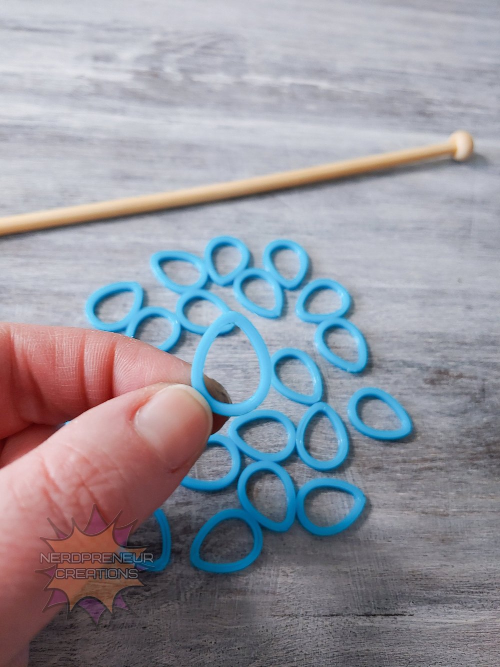 Image of 12 Pack Knitting Egg / Tear Drop Stitch Markers - 3D Printed
