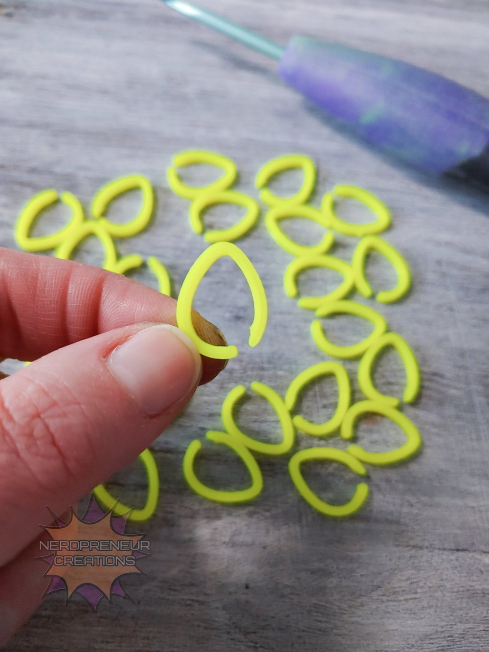 Image of 12 Pack Egg / Tear Drop Stitch Markers - 3D Printed