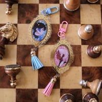 Image 1 of Vanitas no carte - portrait keychain