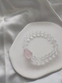 Image 3 of 温柔兔兔手链 clear quartz with bunny bracelet