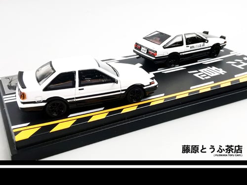 Image of 1:64 Toyota AE86 Zenki Hatch & Toyota AE86 Kouki Coupe Diecast Model Car