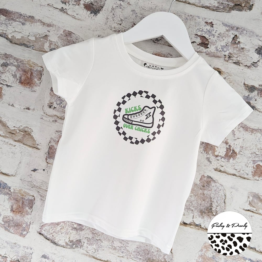 T-SHIRT: Kicks Over Chicks