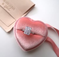 Image 3 of Lila Sterling Silver ring 四克拉冰糖顶级锆石戒指