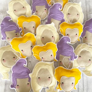 Image of Hocus Pocus sisters decorations 
