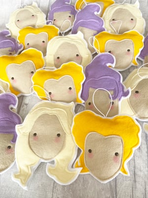 Image of Hocus Pocus sisters decorations 