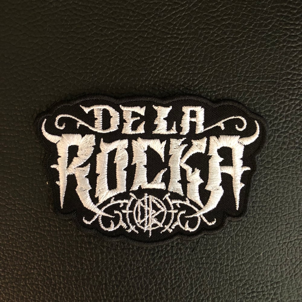 DE LA ROCKA (PARCH) 2 COLORS