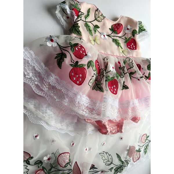 Image of The strawberry garden collection 🍓 