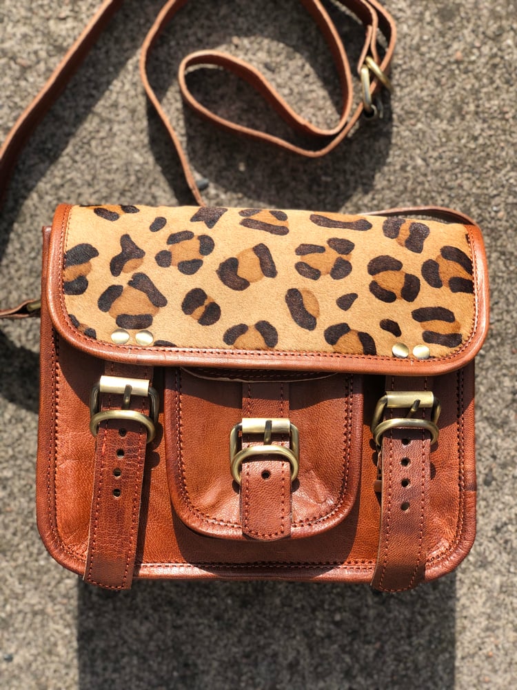 Image of Handmade Leather 9”x7” Satchel with leopard print pocket #15A