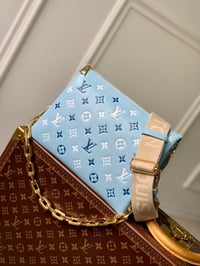 Image 2 of Two Toned Coussin