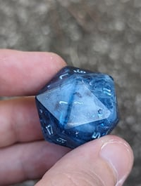 Image 5 of Ocean Shards Lucky Star 22mm D20 Single