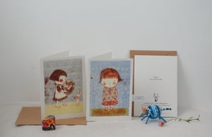 Pack of 4 cards and envelopes. 100% recycled.