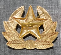 Image 3 of (USSR) Soviet / Russian (Red Army) Sergeant Cap Badge