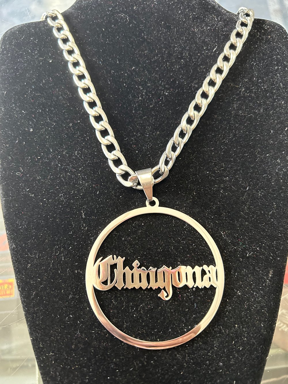 Chingona necklace