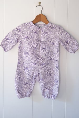 Baby Jumpsuit with Tie Fastenings and Elastic Cuffs