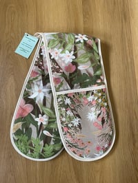 Image 1 of Original art flowers oven gloves 